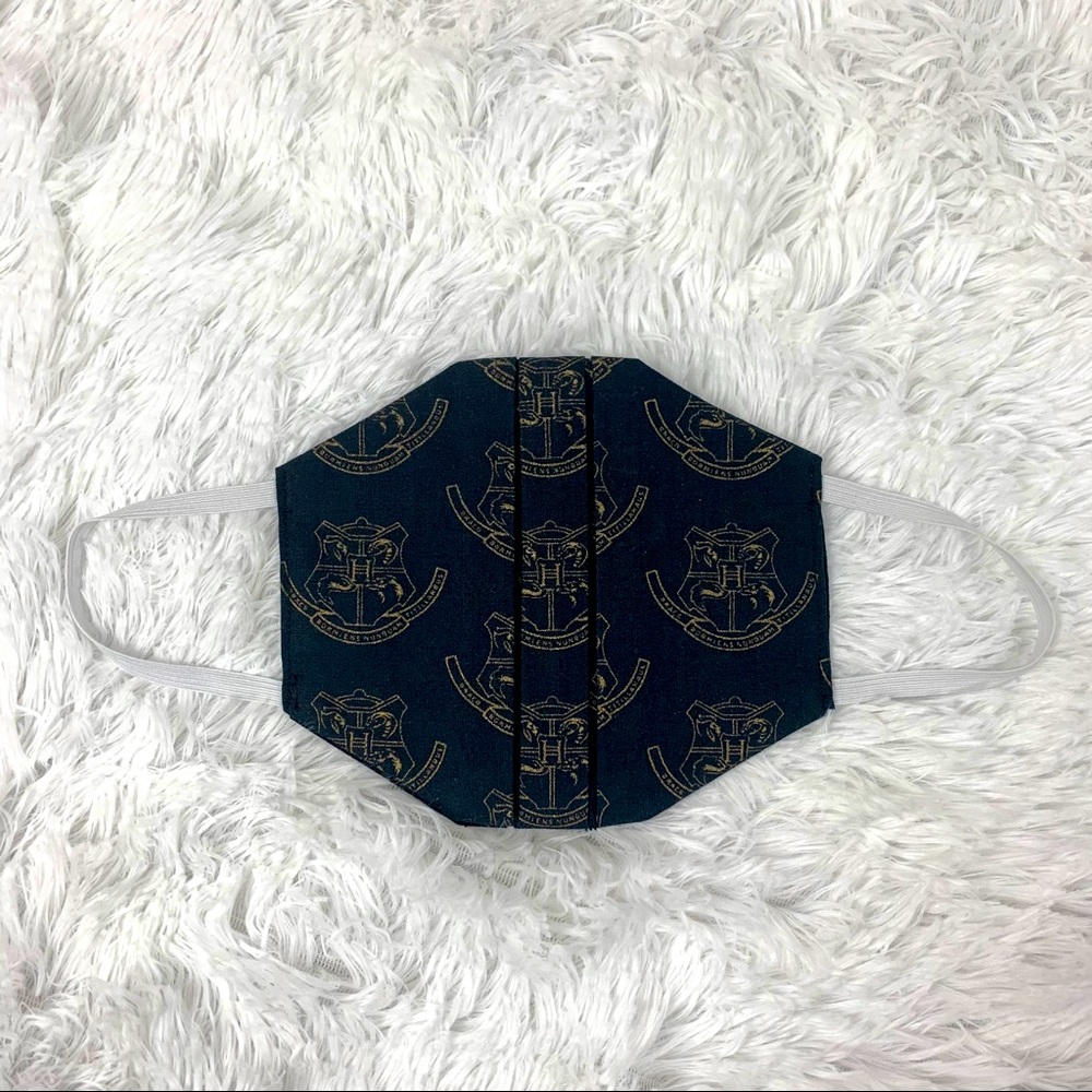 Harry Potter‎ Hogwarts Crest Face Mask